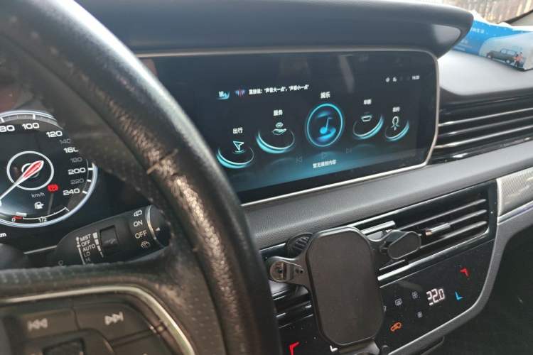 Used Hongqi HS5 2022 Revised Version 2.0T Smart Connect Flagship Edition Audio And AC Panel