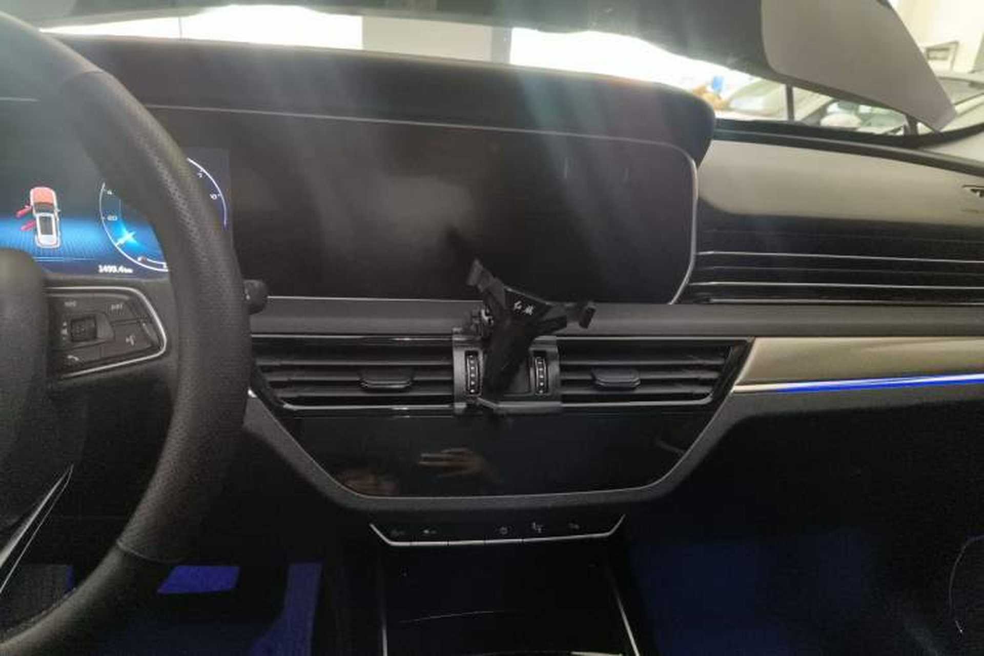 Used Hongqi HS5 2022 Revised Version 2.0T Smart Connect Flagship Edition Audio And AC Panel