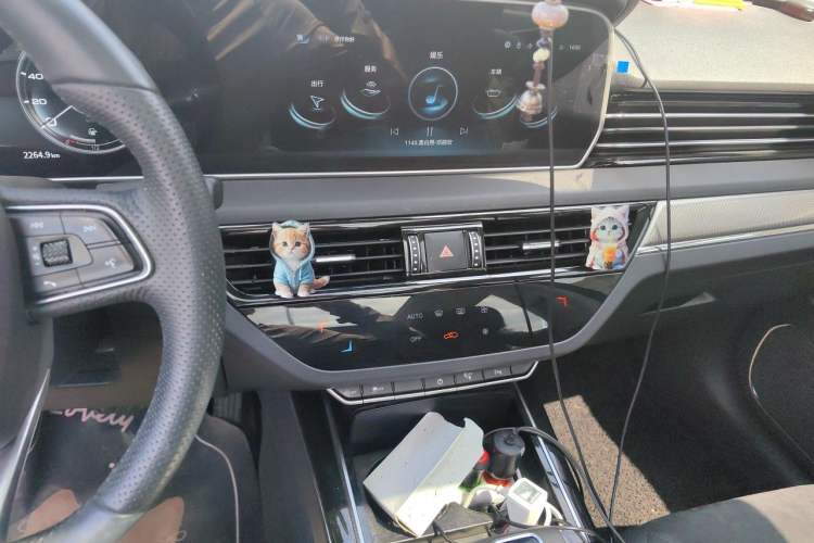 Used Hongqi HS5 2022 2.0T Smart Connect Flagship All-Wheel-Drive Version Audio And AC Panel