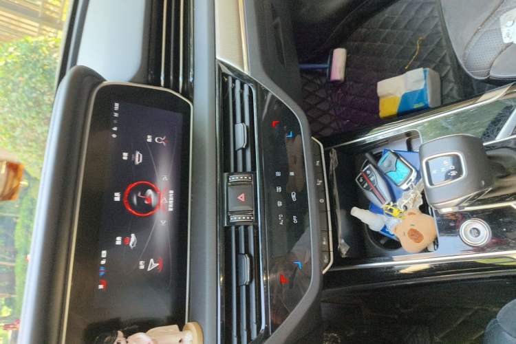 Used Hongqi HS5 2022 Revised Version 2.0T Smart Connect Flagship Edition Audio And AC Panel