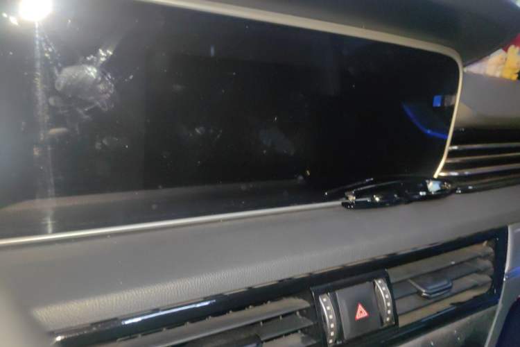 Used Hongqi HS5 2022 2.0T Smart Connect Flagship All-Wheel Drive LeGou Edition Audio And AC Panel