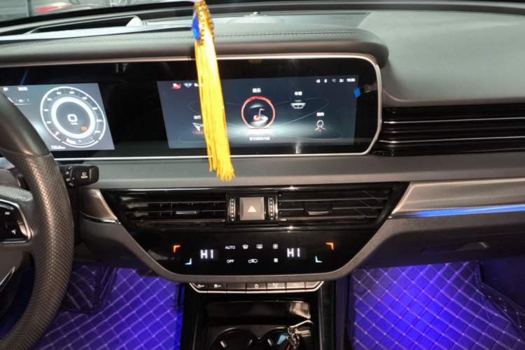 Used Hongqi HS5 2022 Revised Version 2.0T Smart Connect Flagship Edition Audio And AC Panel