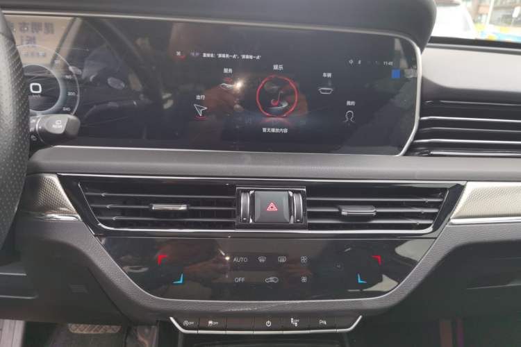 Used Hongqi HS5 2022 Revised Version 2.0T Smart Connect Flagship Edition Audio And AC Panel
