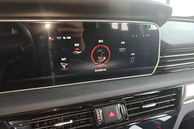 Used Hongqi HS5 2022 Revised Version 2.0T Smart Connect Flagship Edition Audio And AC Panel