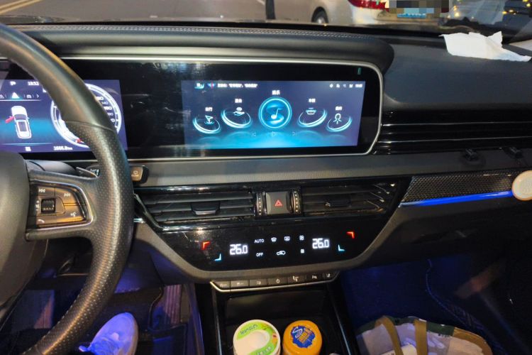 Used Hongqi HS5 2022 2.0T Smart Connect Flagship All-Wheel-Drive Version Audio And AC Panel
