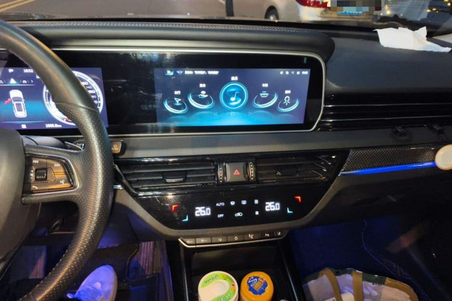 Used Hongqi HS5 2022 2.0T Smart Connect Flagship All-Wheel-Drive Version Audio And AC Panel