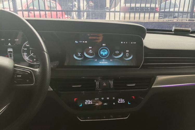 Used Hongqi HS5 2022 2.0T Smart Connect Flagship All-Wheel-Drive Version Audio And AC Panel