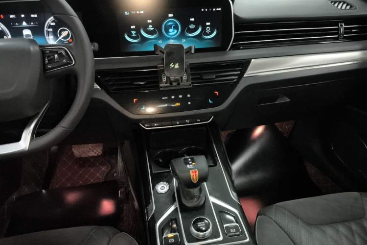Used Hongqi HS5 2022 Revised Version 2.0T Smart Connect Flagship Edition Audio And AC Panel