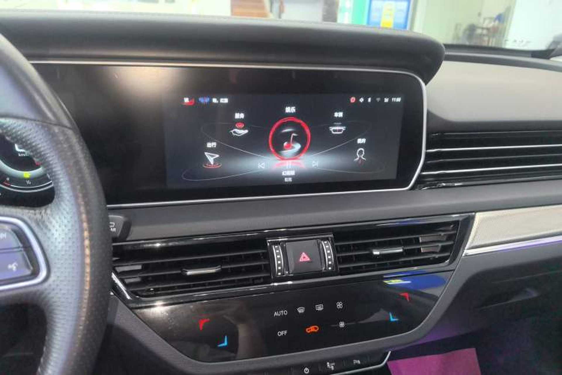 Used Hongqi HS5 2022 Revised Version 2.0T Smart Connect Flagship Edition Audio And AC Panel