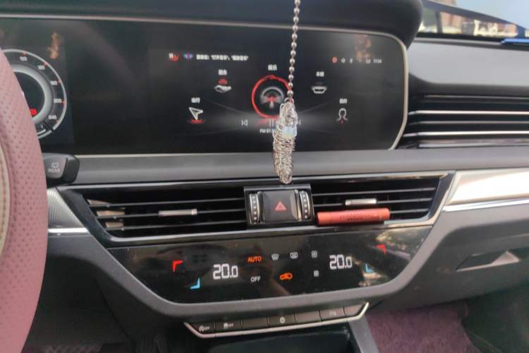 Used Hongqi HS5 2022 2.0T Smart Connect Flagship Enjoyment Purchase Edition Audio And AC Panel