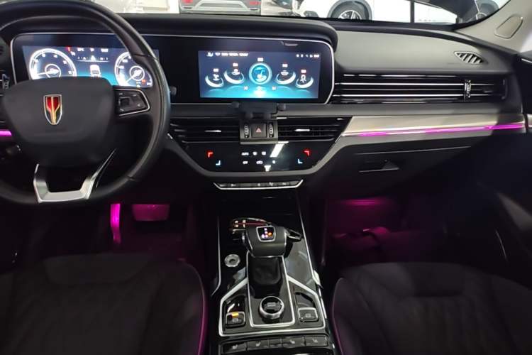 Used Hongqi HS5 2022 Revised Version 2.0T Smart Connect Flagship Edition Audio And AC Panel