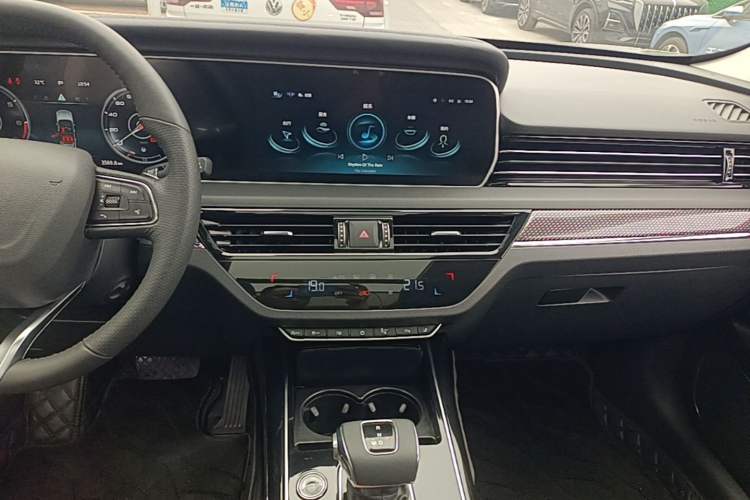 Used Hongqi HS5 2022 2.0T Smart Connect Flagship Edition Audio And AC Panel