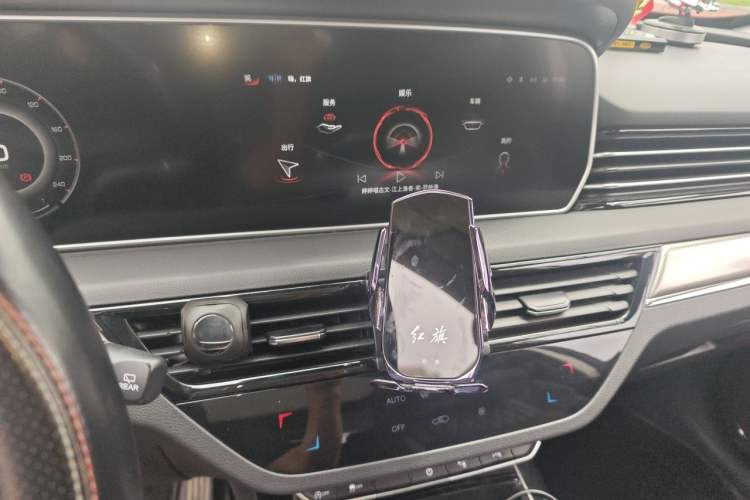 Used Hongqi HS5 2022 2.0T Smart Connect Flagship Edition Audio And AC Panel