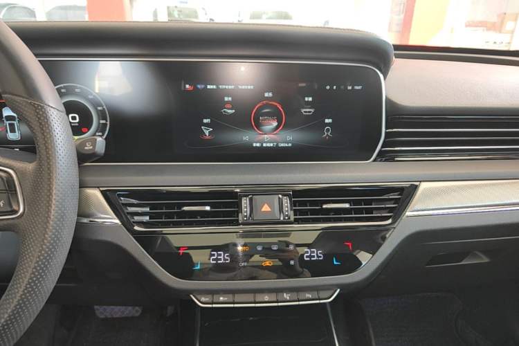 Used Hongqi HS5 2022 Revised Version 2.0T Smart Connect Flagship Edition Audio And AC Panel