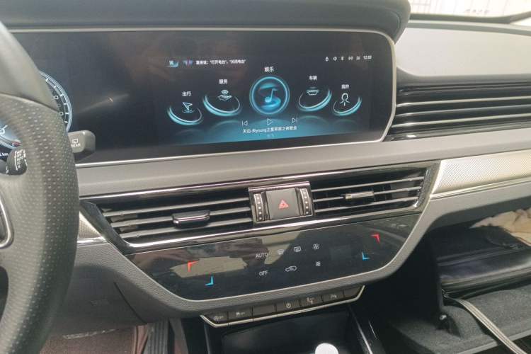 Used Hongqi HS5 2022 2.0T Smart Connect Flagship Edition Audio And AC Panel