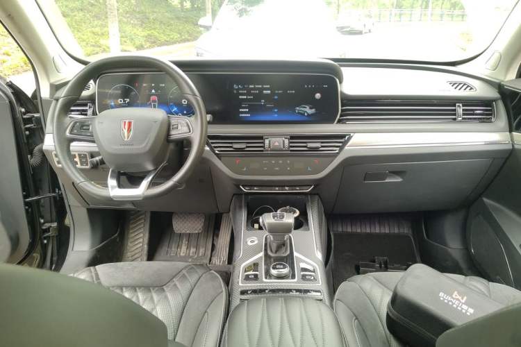 Used Hongqi HS5 2022 Facelifted Version 2.0T Smart Connect Flagship All-Wheel-Drive Edition Center Console