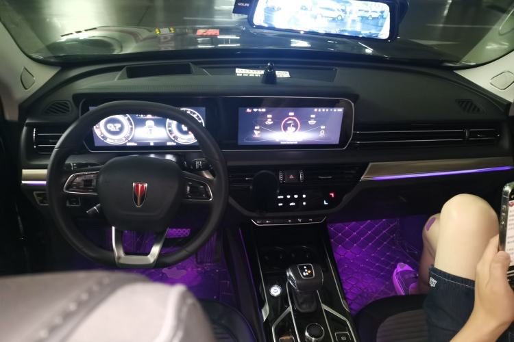 Used Hongqi HS5 2022 Facelifted Version 2.0T Smart Connect Flagship All-Wheel-Drive Edition Center Console