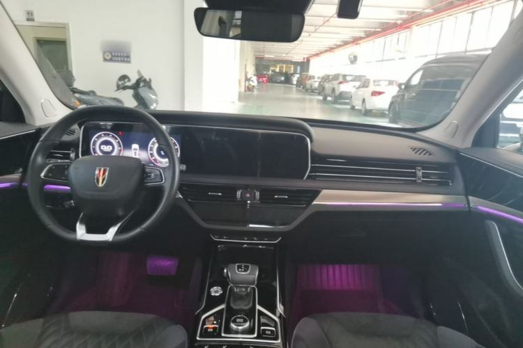 Used Hongqi HS5 2022 Revised Version 2.0T Smart Connect Flagship Edition Center Console