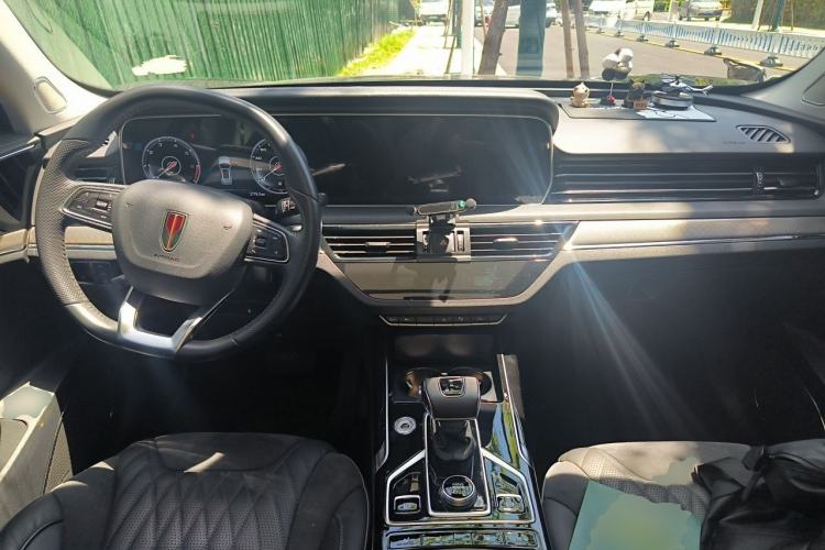 Used Hongqi HS5 2022 Revised Version 2.0T Smart Connect Flagship Edition Center Console