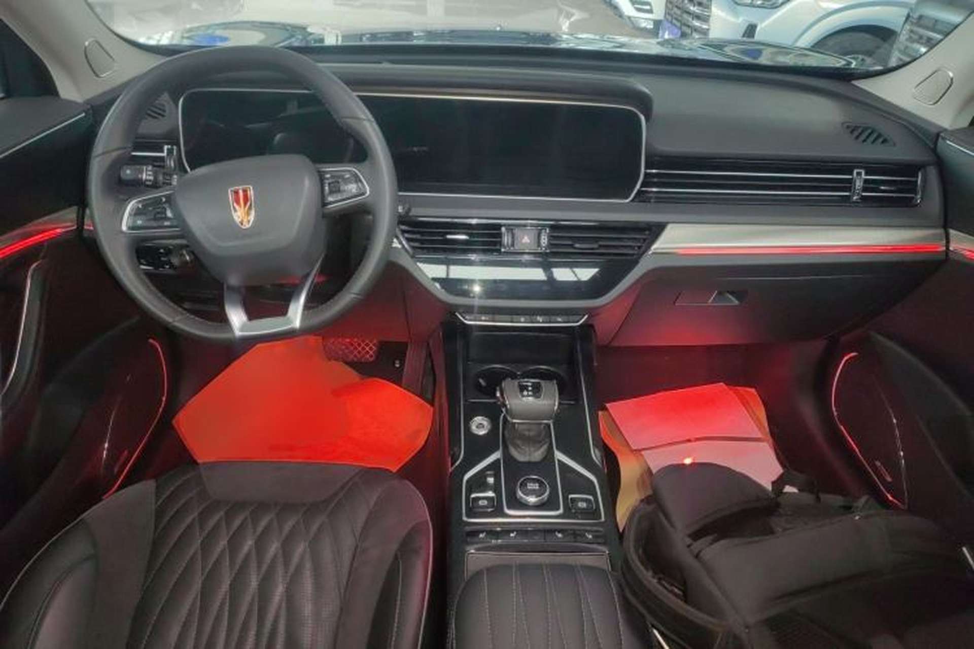 Used Hongqi HS5 2022 Revised Version 2.0T Smart Connect Flagship Edition Center Console