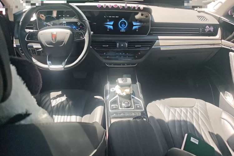 Used Hongqi HS5 2022 Facelifted Version 2.0T Smart Connect Flagship All-Wheel-Drive Edition Center Console