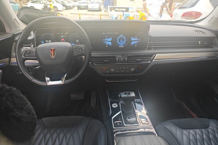 Used Hongqi HS5 2022 Facelifted Version 2.0T Smart Connect Flagship All-Wheel-Drive Edition Center Console