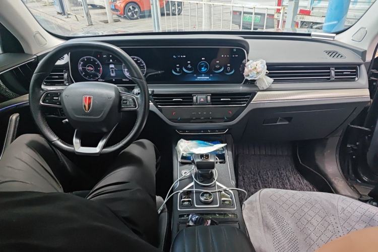 Used Hongqi HS5 2022 Revised Version 2.0T Smart Connect Flagship Edition Center Console