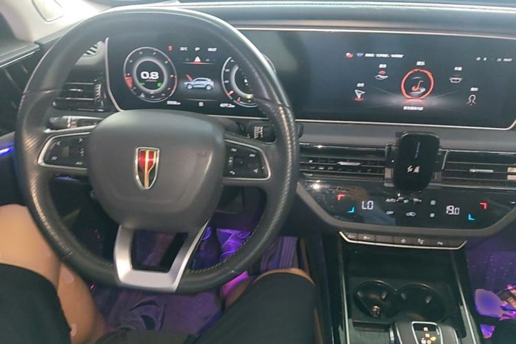 Used Hongqi HS5 2022 Facelifted Version 2.0T Smart Connect Flagship All-Wheel-Drive Edition Center Console