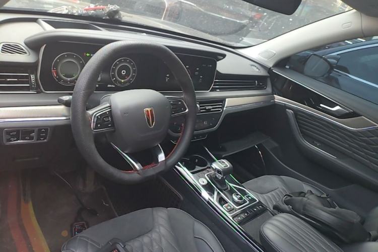 Used Hongqi HS5 2022 Facelifted Version 2.0T Smart Connect Flagship All-Wheel-Drive Edition Center Console