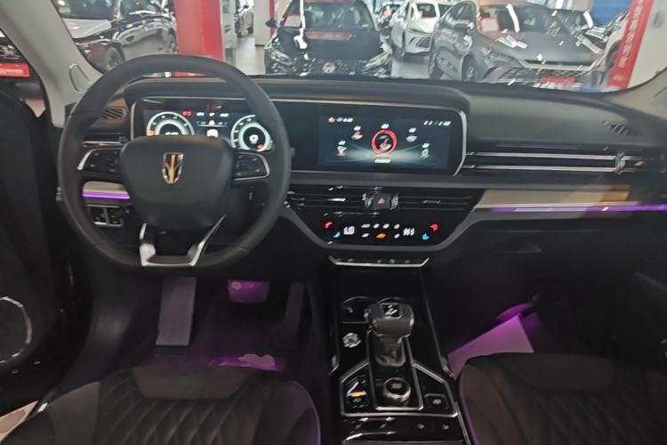 Used Hongqi HS5 2022 Revised Version 2.0T Smart Connect Flagship Edition Center Console