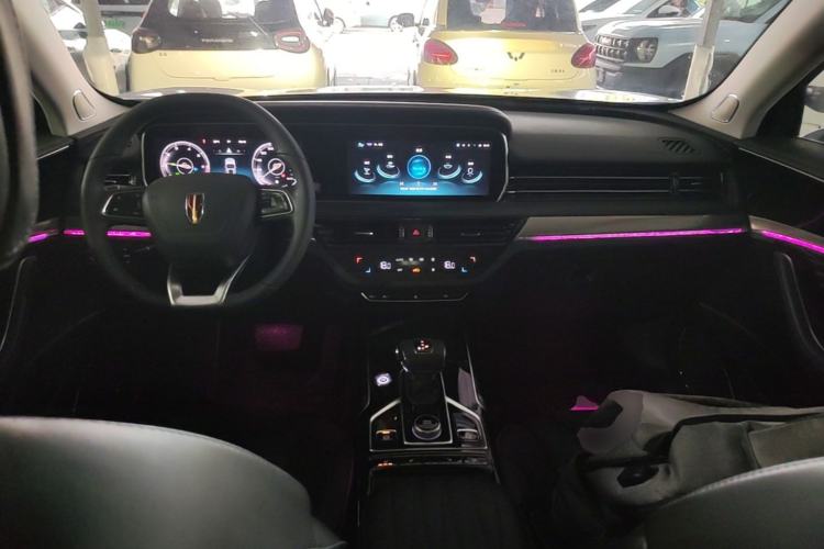 Used Hongqi HS5 2022 2.0T Smart Connect Flagship Enjoyment Purchase Edition Center Console