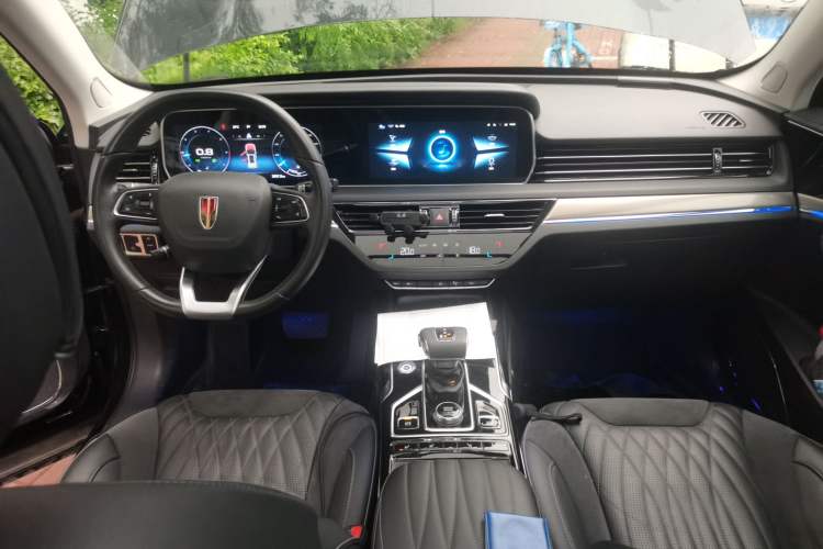 Used Hongqi HS5 2022 Revised Version 2.0T Smart Connect Flagship Edition Center Console