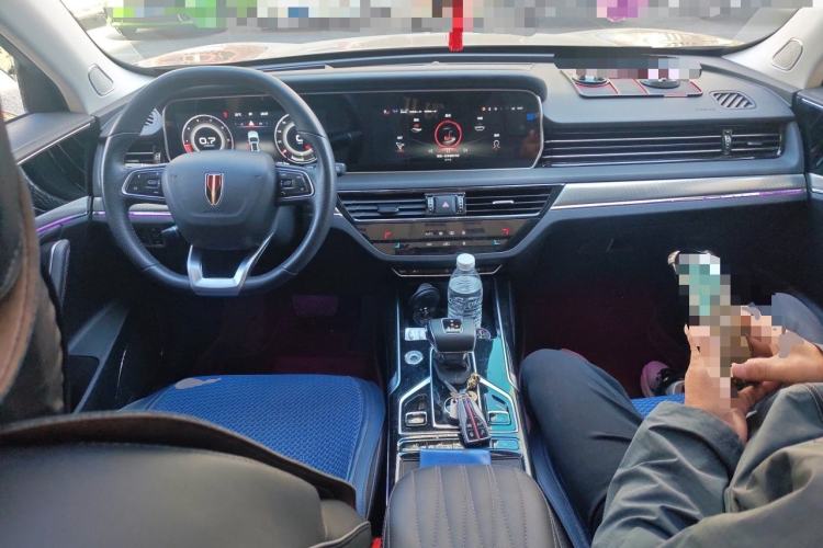 Used Hongqi HS5 2022 Revised Version 2.0T Smart Connect Flagship Edition Center Console
