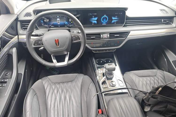 Used Hongqi HS5 2022 Revised Version 2.0T Smart Connect Flagship Edition Center Console