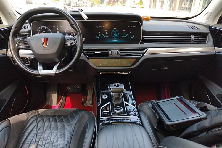 Used Hongqi HS5 2022 Revised Version 2.0T Smart Connect Flagship Edition Center Console