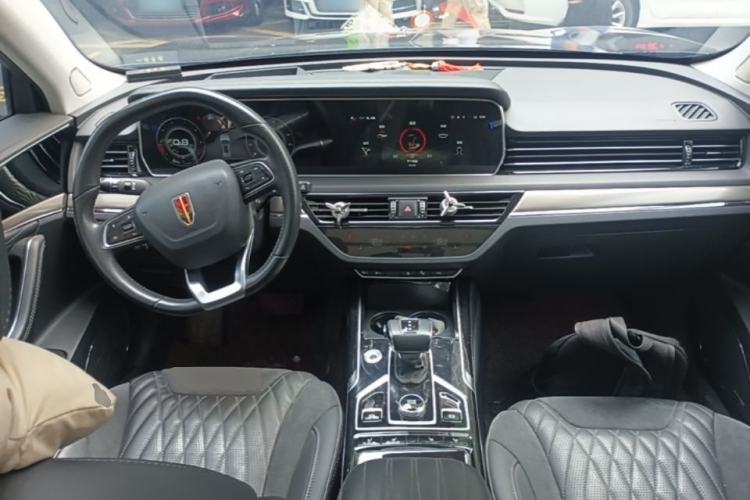 Used Hongqi HS5 2022 Facelifted Version 2.0T Smart Connect Flagship All-Wheel-Drive Edition Center Console
