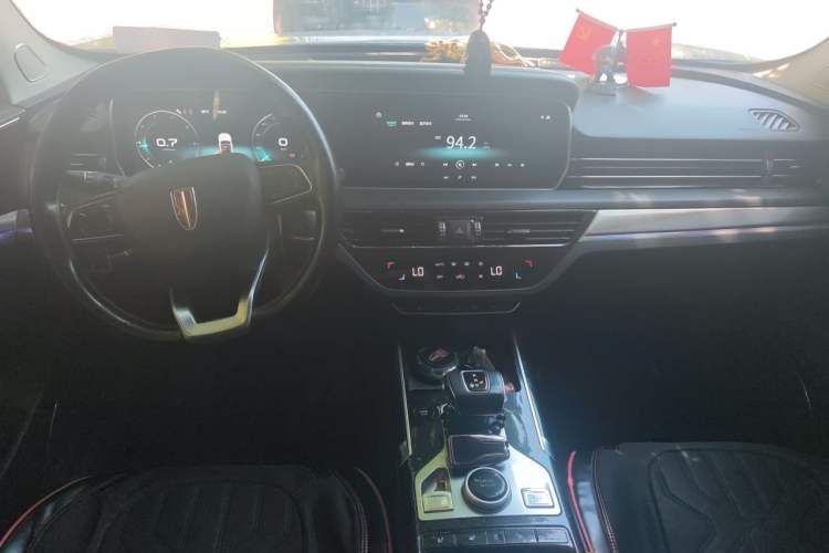 Used Hongqi HS5 2022 Revised Version 2.0T Smart Connect Flagship Edition Center Console
