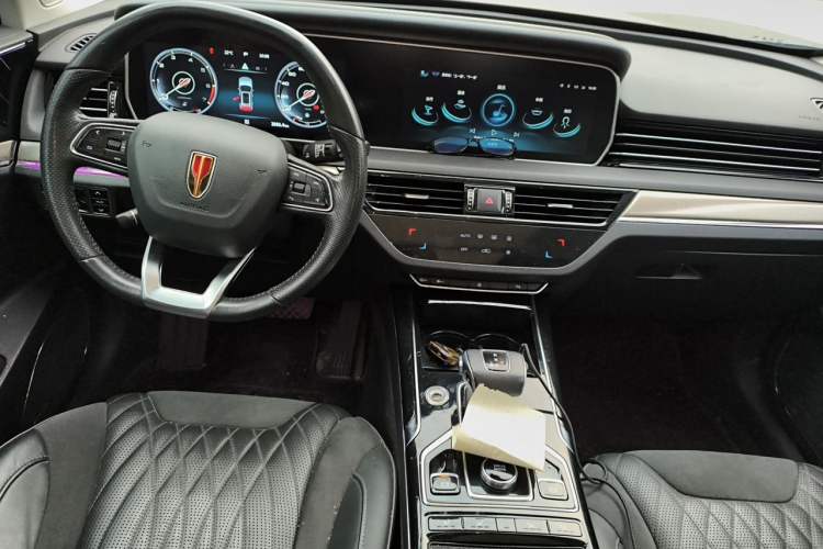 Used Hongqi HS5 2022 Revised Version 2.0T Smart Connect Flagship Edition Center Console