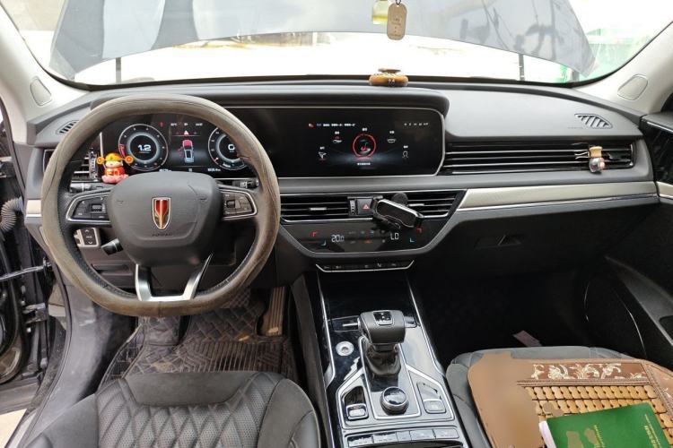 Used Hongqi HS5 2022 Revised Version 2.0T Smart Connect Flagship Edition Center Console