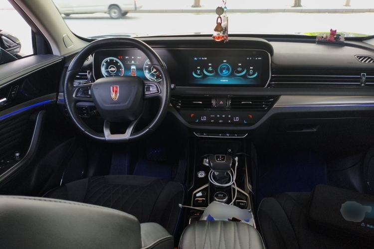 Used Hongqi HS5 2022 Facelifted Version 2.0T Smart Connect Flagship All-Wheel-Drive Edition Center Console