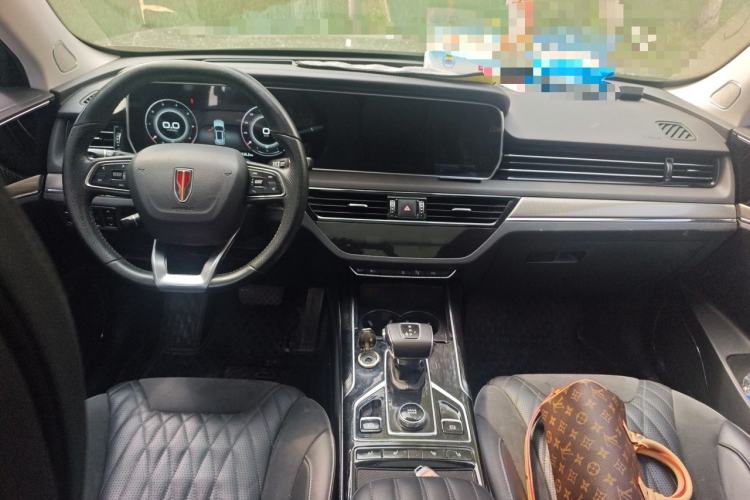 Used Hongqi HS5 2022 Revised Version 2.0T Smart Connect Flagship Edition Center Console