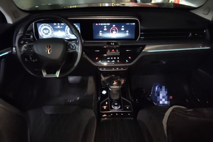 Used Hongqi HS5 2022 Revised Version 2.0T Smart Connect Flagship Edition Center Console