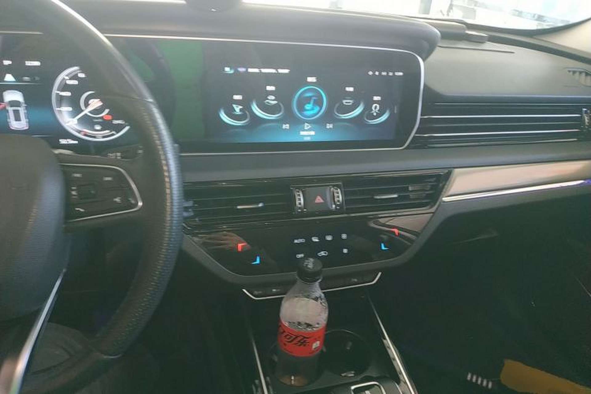 Used Hongqi HS5 2022 2.0T Smart Connect Flagship Enjoyment Purchase Edition Center Console