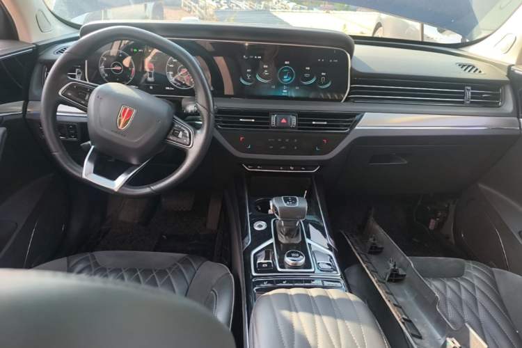 Used Hongqi HS5 2022 Facelifted Version 2.0T Smart Connect Flagship All-Wheel-Drive Edition Center Console