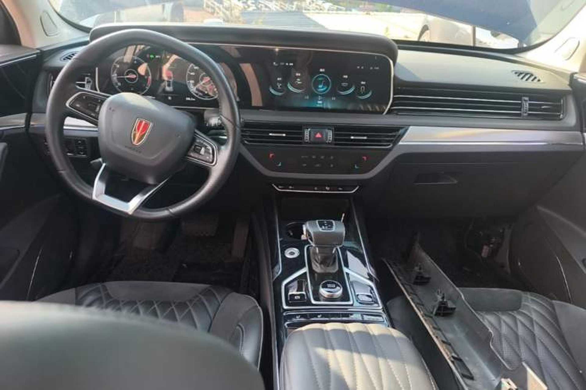 Used Hongqi HS5 2022 Facelifted Version 2.0T Smart Connect Flagship All-Wheel-Drive Edition Center Console