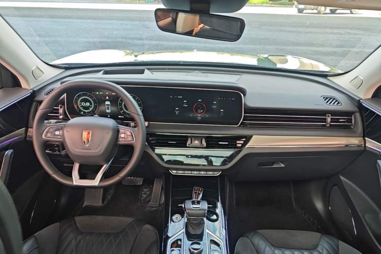 Used Hongqi HS5 2022 Revised Version 2.0T Smart Connect Flagship Edition Center Console