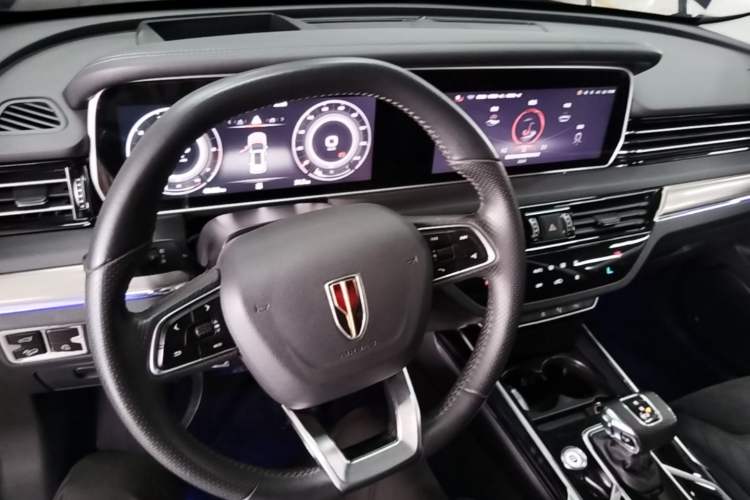 Used Hongqi HS5 2022 Facelifted Version 2.0T Smart Connect Flagship All-Wheel-Drive Edition Center Console
