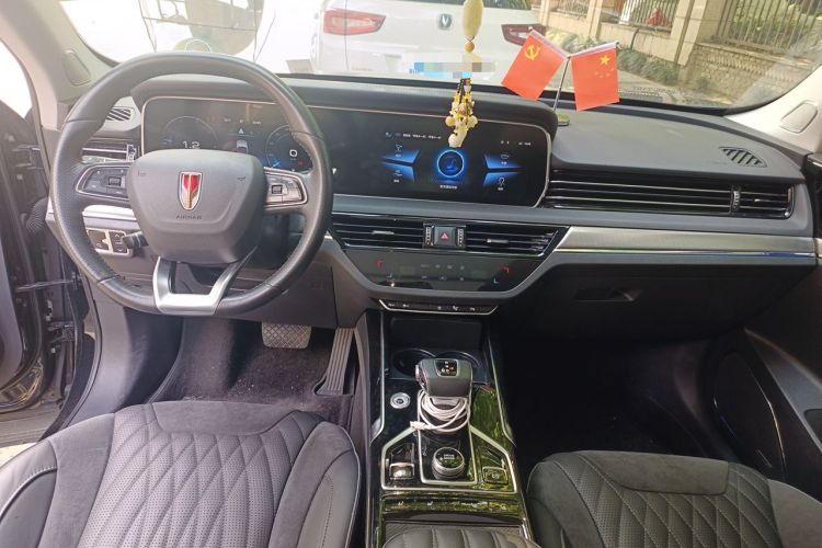 Used Hongqi HS5 2022 Facelifted Version 2.0T Smart Connect Flagship All-Wheel-Drive Edition Center Console