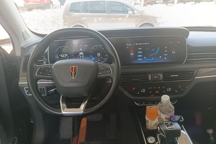 Used Hongqi HS5 2022 2.0T Smart Connect Flagship All-Wheel-Drive Version Center Console