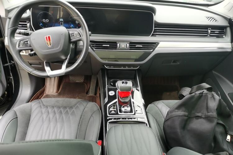 Used Hongqi HS5 2022 2.0T Smart Connect Flagship All-Wheel-Drive Version Center Console